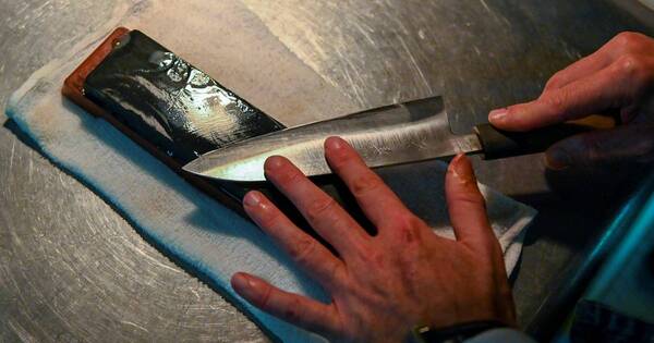 La Nación / La pandemia aumentó la demanda por los cuchillos de cocina japoneses
