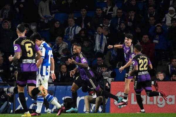 Larin vuelve a salvar al Valladolid ante una Real desconocida - Fútbol Internacional - ABC Color