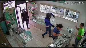 Asaltan una joyería en Encarnación - Noticias Paraguay