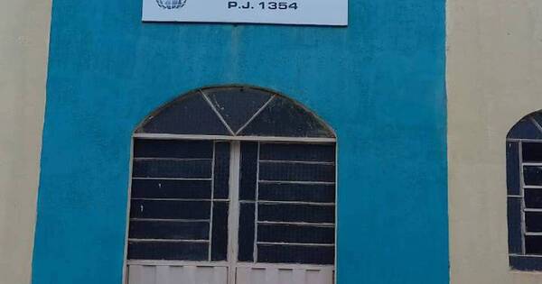 La Nación / Con uniforme de la Ande asaltan iglesia y roban un auto