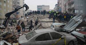 La Nación / Más de 500 muertos en Turquía y Siria por sismo de magnitud 7,8
