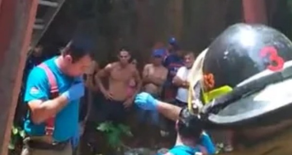 Diario HOY | Hombre muere electrocutado al tocar los cables de una columna de la ANDE