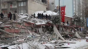 Más de 600 muertos y miles de heridos en Turquía y Siria tras un terremoto de magnitud 7,8
