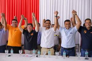Candidatura de Mujica recibe respaldo liberal de la zona sur de Alto Paraná - La Clave