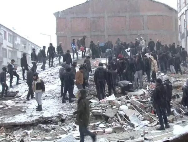 Terremoto de magnitud 7,4 grados sacude Turquía; no hay paraguayos heridos · Radio Monumental 1080 AM
