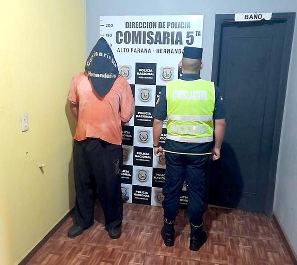 Atrapan a depravado sexual que realizaba actos exhibicionistas frente a un spa - La Clave