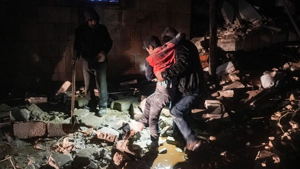 Más de 1.300 muertos en Turquía y Siria tras un terremoto de magnitud 7,8