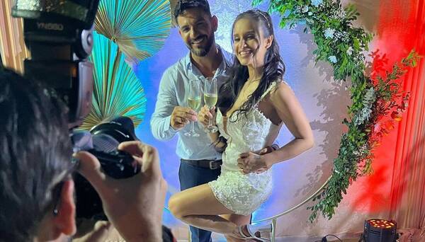 [GALERÍA] ¡Bailarina erótica se volvió toda una doña!