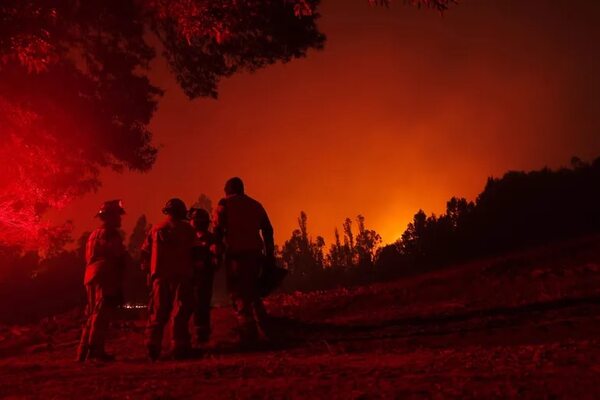 Video: 24 muertos, 900 heridos y 270 mil hectáreas destruidas por incendios en Chile - Mundo - ABC Color