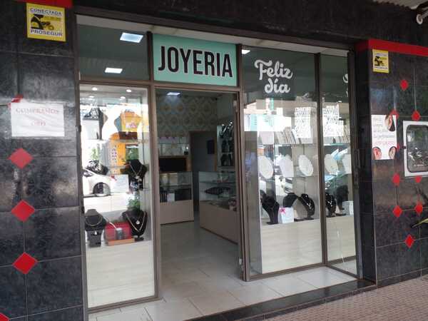 Diario HOY | Asaltan joyería céntrica de Encarnación: pérdida supera los G. 100 millones