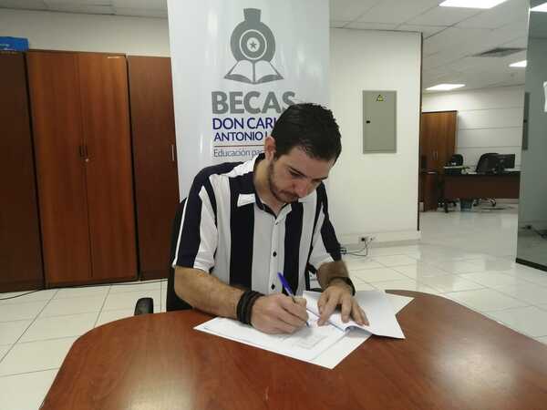 Por medio de Becal, más de 320 paraguayos fueron seleccionados para cursar doctorados en el exterior - .::Agencia IP::.