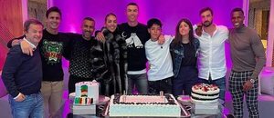 Cristiano Ronaldo celebró sus 38 años a pura familia y amigos - Gente - ABC Color