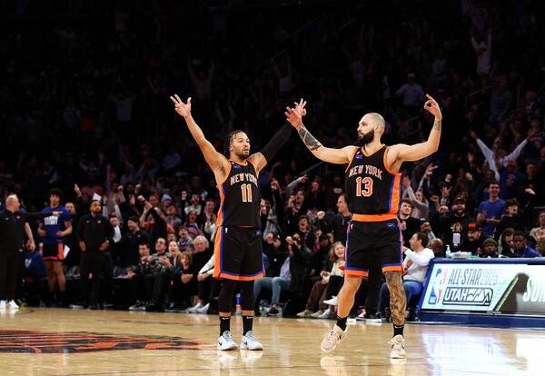 Diario HOY | Knicks y Raptors remontan en sendas victorias en la NBA