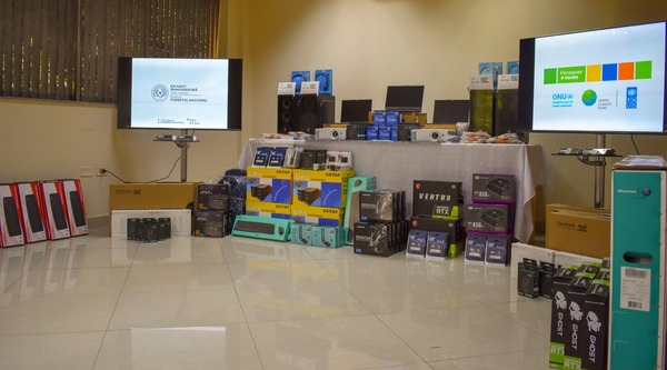 PNUD dona al Infona equipos informáticos para fortalecer capacidad del Sistema de Monitoreo Forestal - .::Agencia IP::.