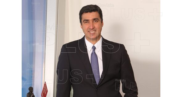José Britez: “El futuro de la industria financiera en Paraguay es prometedor” - Revista PLUS