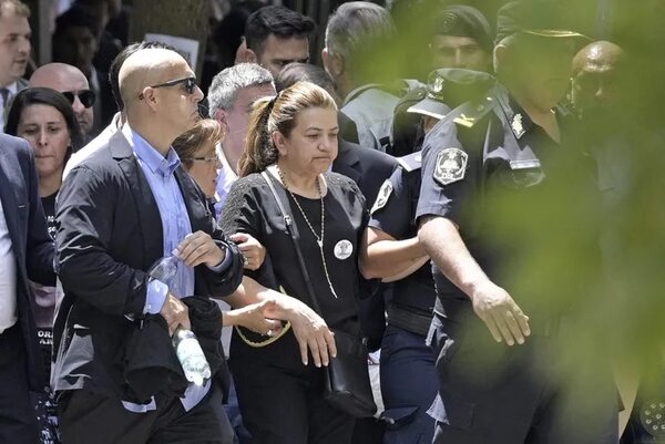 Video: lo que dijo en guaraní la mamá de Fernando tras la sentencia - Policiales - ABC Color