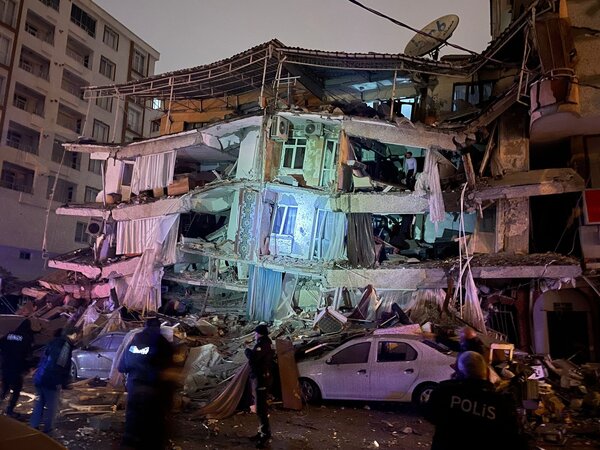 Los 58 paraguayos residentes se encuentran bien tras terremoto en Turquía | 1000 Noticias