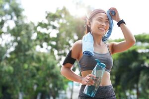 ¿Beber o no agua durante el ejercicio?