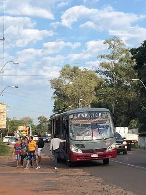 Quejas de usuarios de transporte público de pasajeros de Piribebuy, Caacupé y Tobatí - Nacionales - ABC Color