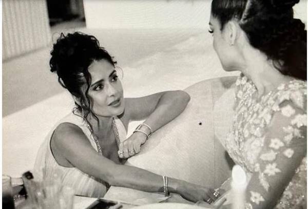 Salma Hayek compartió una foto de un momento íntimo con Nadia Ferreira