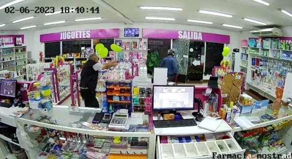 Video: guardia de farmacia repele a tiros a ladrones en Limpio - Policiales - ABC Color