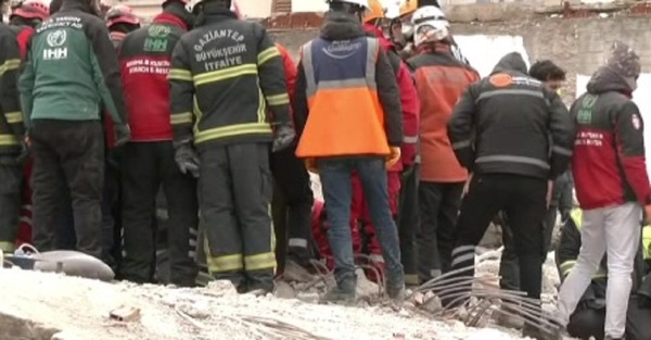 Tragedia en Turquía: Más de 3500 muertos a causa del terremoto - C9N