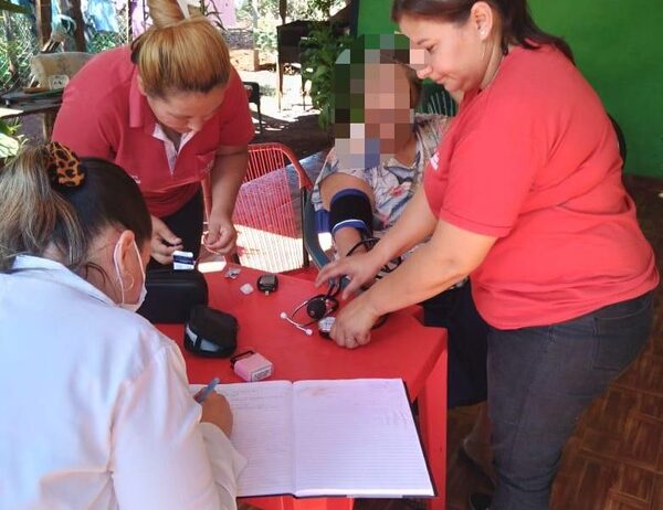 Realizan consultas domiciliarias en barrios de Minga Porã