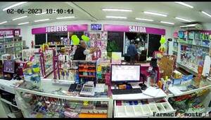 Un guardia de seguridad frustró a tiros un asalto a farmacia •
