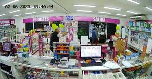 [VIDEO] Disparó a ladrones: guardia valecho evitó asalto a una farmacia