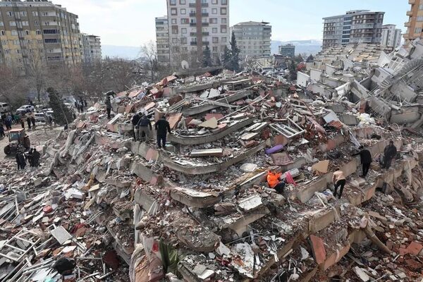 Panorama desolador en Turquía y Siria tras el paso del terremoto: más de 5.000 muertos - Mundo - ABC Color