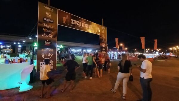 Kiagus se destaca en exitosa Feria de Cerveza Artesanal en Encarnación