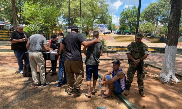 SENAD detiene a distribuidores de cocaína en una plaza de Caacupé