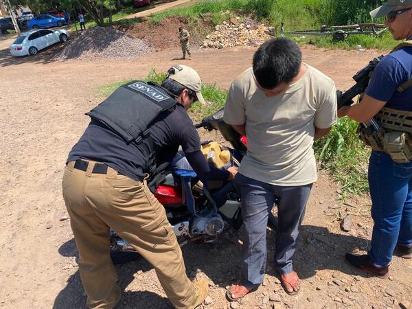 Capturan a un hombre que hacía “delivery” de drogas | 1000 Noticias