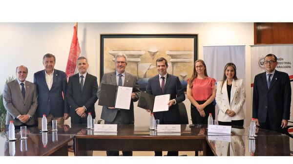 El Banco Central y la Unión Industrial Paraguaya se alían para promover cooperación técnica y académica - Revista PLUS