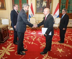 Presidente recibió cartas credenciales del embajador de Cuba - .::Agencia IP::.