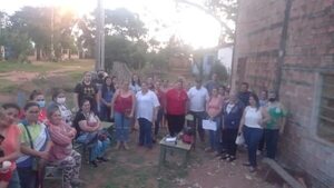 Caacupé: más de 400 familias supuestamente fueron estafadas por trabajadores de Senavitat - Nacionales - ABC Color