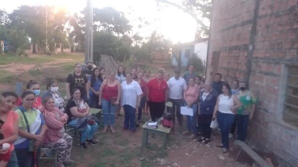 Caacupé: más de 400 familias supuestamente fueron estafadas por trabajadores de Senavitat - Nacionales - ABC Color