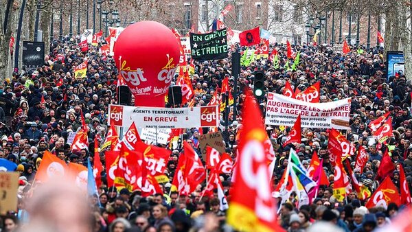 Francia | Multitudinarias marchas en la tercera jornada de huelga contra la reforma de las pensiones