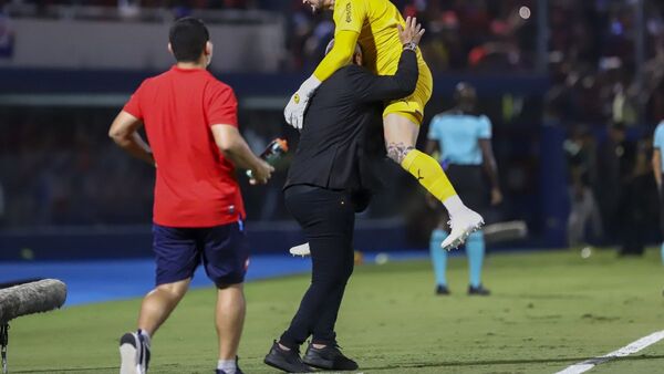 Jean Fernandes se despide de Chiqui con emotivas palabras