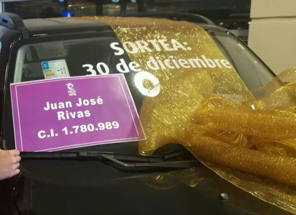 Luego de seis años, shopping deberá entregar camioneta a ganador de sorteo - Noticiero Paraguay