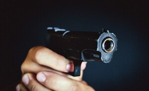 Presentan acusación contra supuesto involucrado en violento asalto