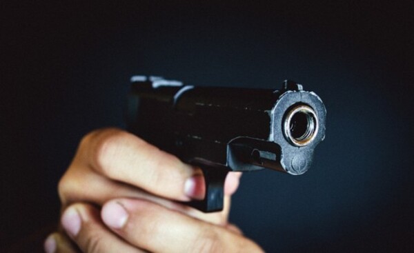 Presentan acusación contra supuesto involucrado en violento asalto