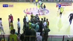 Final de partido terminó en tremenda riña en San Blas - Noticias Paraguay
