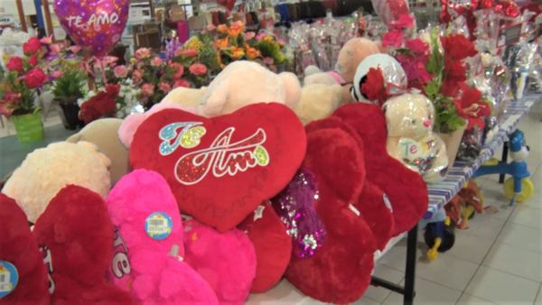 Supermercado Boquerón ya se pone a tono con el mes de los enamorados y ofrece artículos diversos al mejor precio