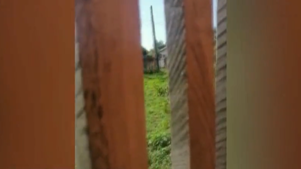 Filman a mujer propinando brutal golpiza a su hija