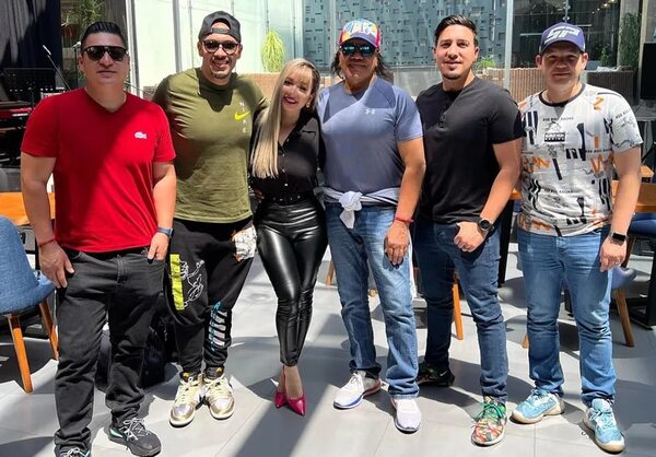 Marilina, feliz tras conocer a los integrantes del grupo Bronco - Gente - ABC Color