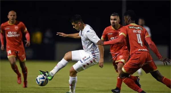 En los descuentos, Huancayo vence 2 a 1 a Nacional en el Perú - La Tribuna