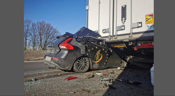 Miss sufrió aparatoso accidente a bordo de su autazo