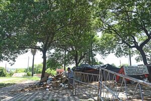 Municipalidad de Asunción presentó denuncia por ocupación de plazas en la zona del Congreso - Nacionales - ABC Color
