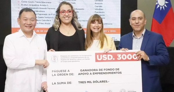 Emprendedoras recibieron apoyo económico para fortalecer sus negocios